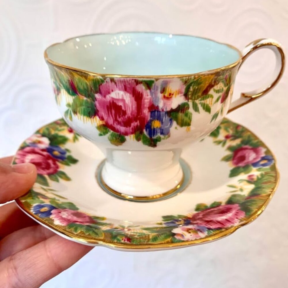 Vintage warranted Paragon “Tapestry Rose” teacup 🌺